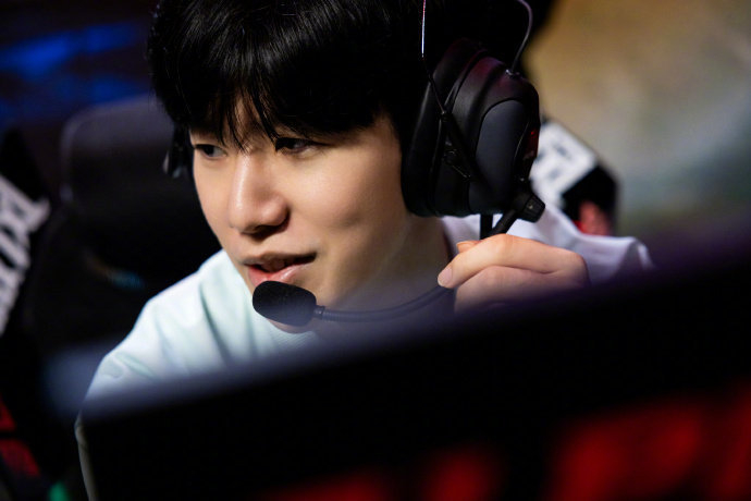 以打野为轴 以打野为轴